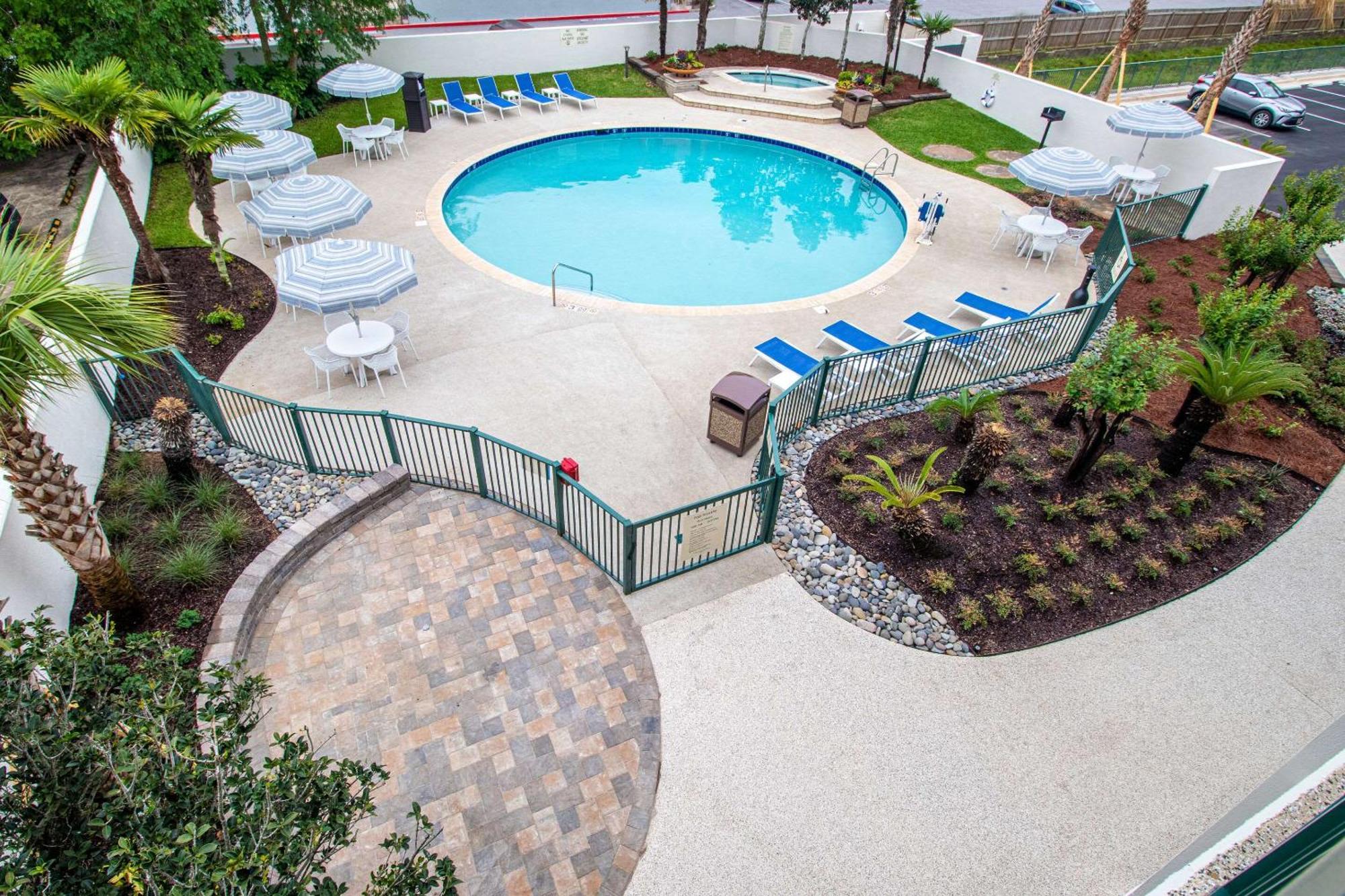 Econo Lodge Inn & Suites Foley-North Gulf Shores Exterior photo