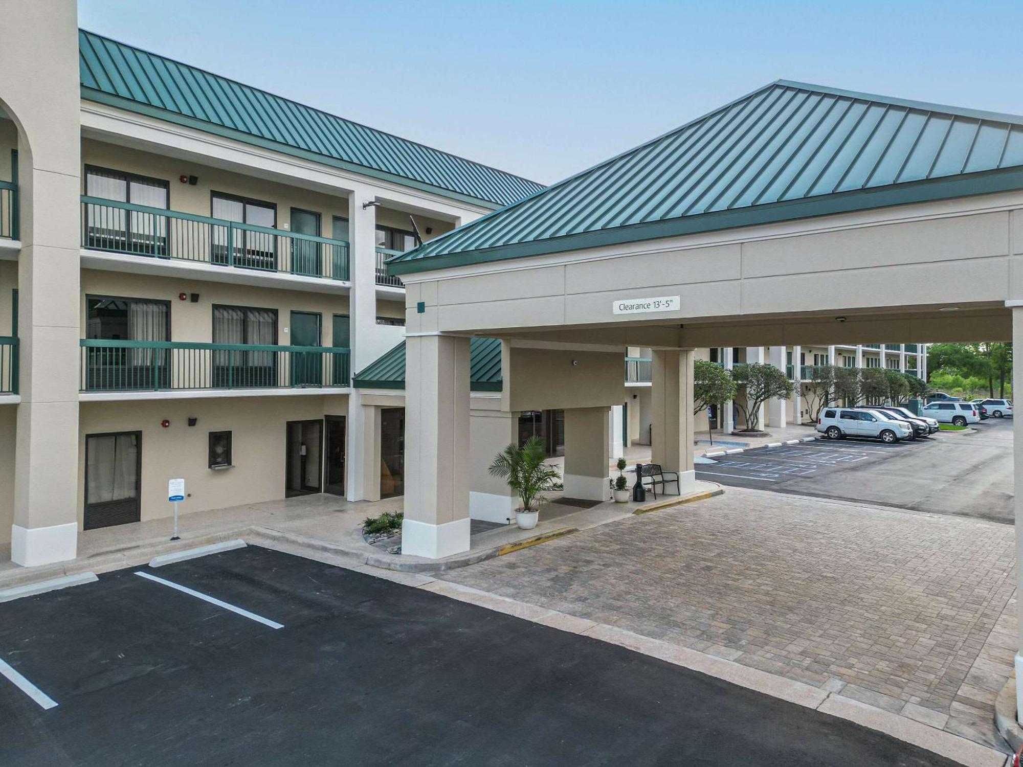 Econo Lodge Inn & Suites Foley-North Gulf Shores Exterior photo