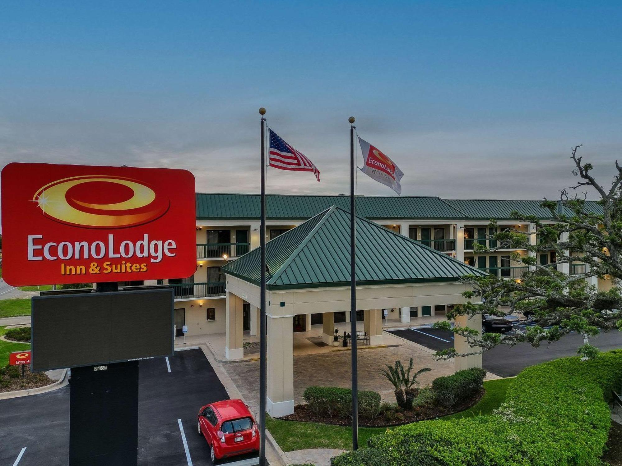 Econo Lodge Inn & Suites Foley-North Gulf Shores Exterior photo